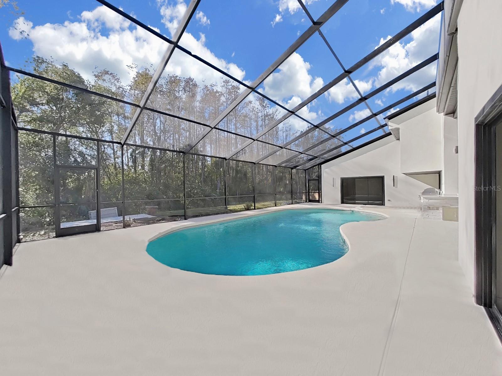 PINE HOLLOW - Residential
