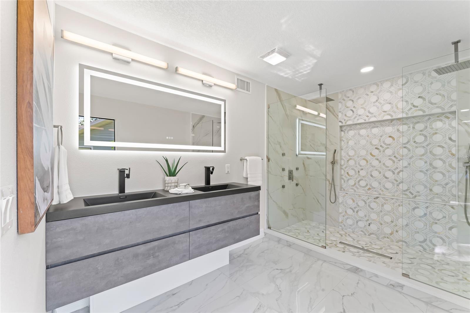 PINE HOLLOW - Residential