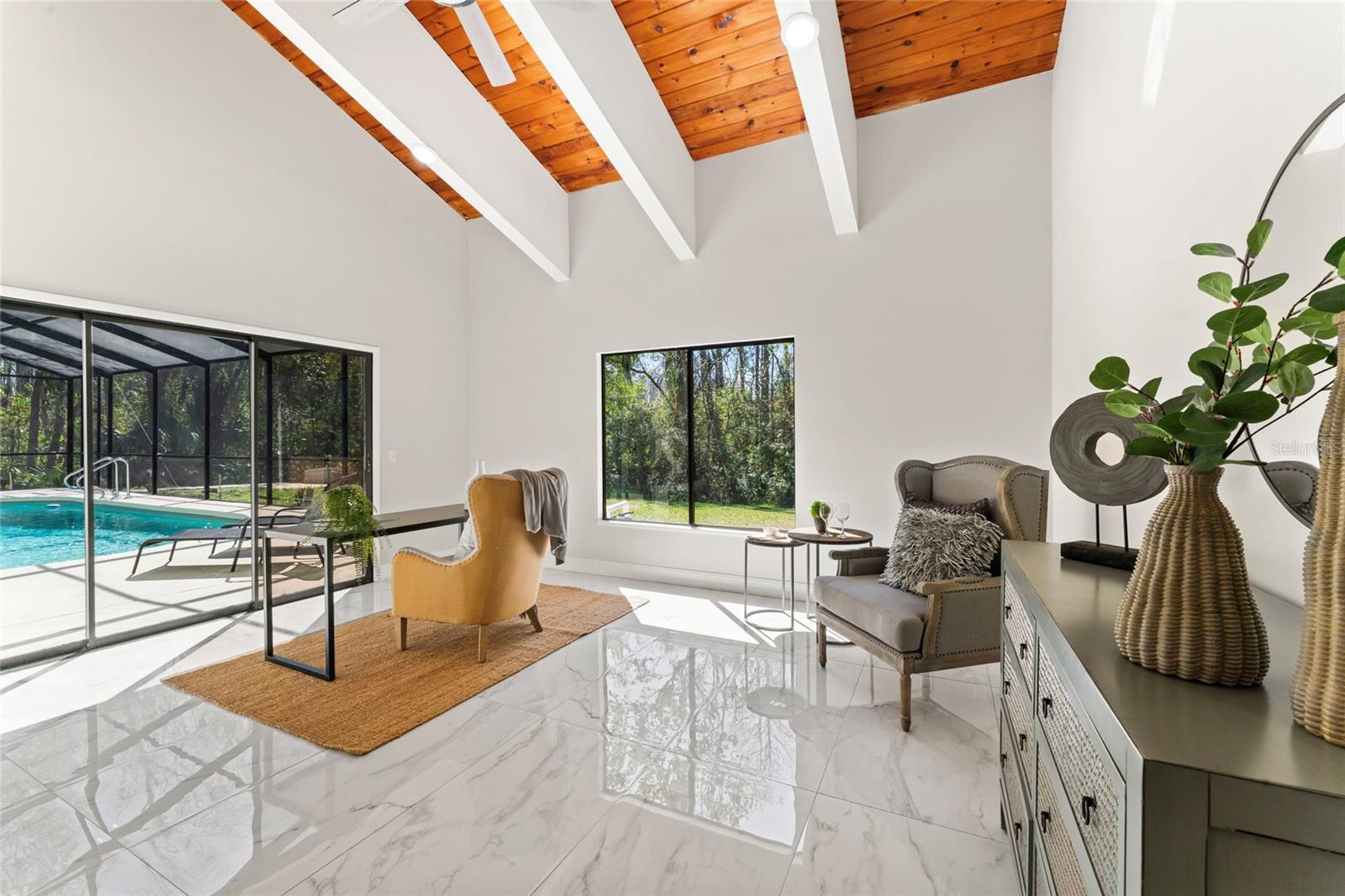 PINE HOLLOW - Residential