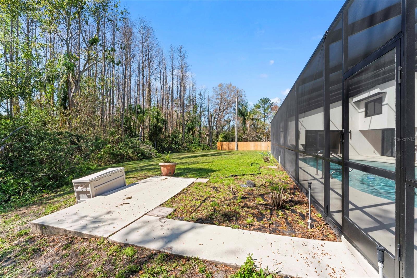PINE HOLLOW - Residential