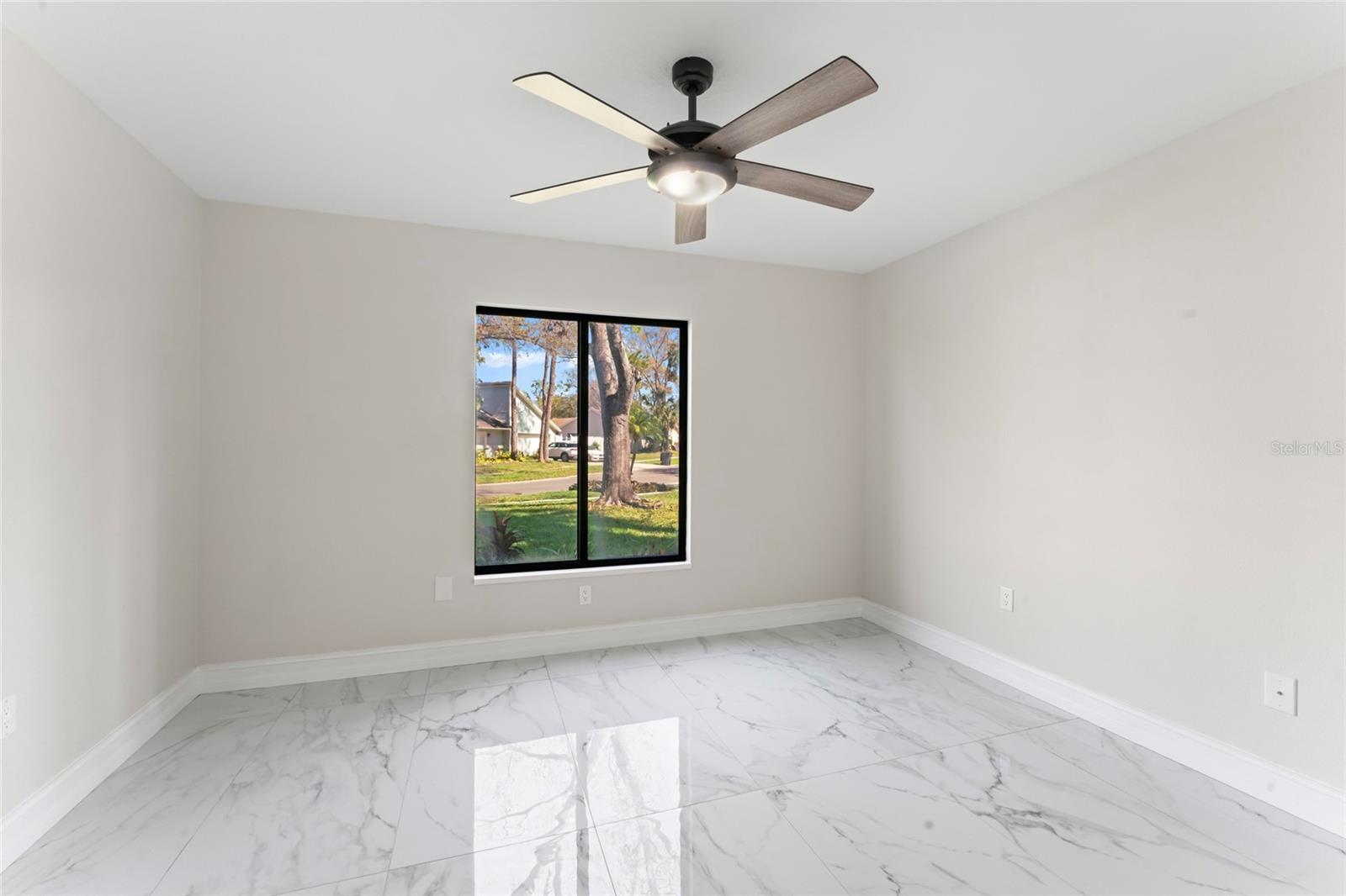 PINE HOLLOW - Residential
