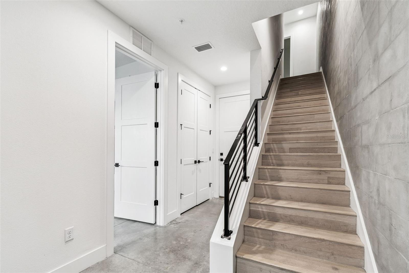 CANVAS WAD - Residential