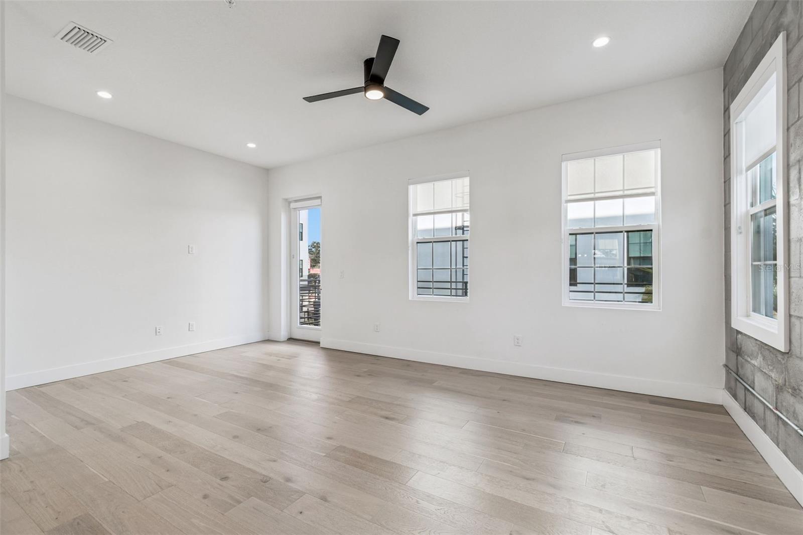 CANVAS WAD - Residential