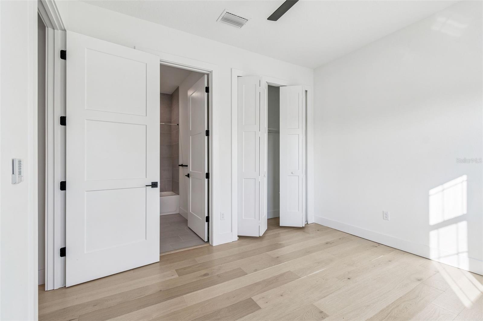 CANVAS WAD - Residential