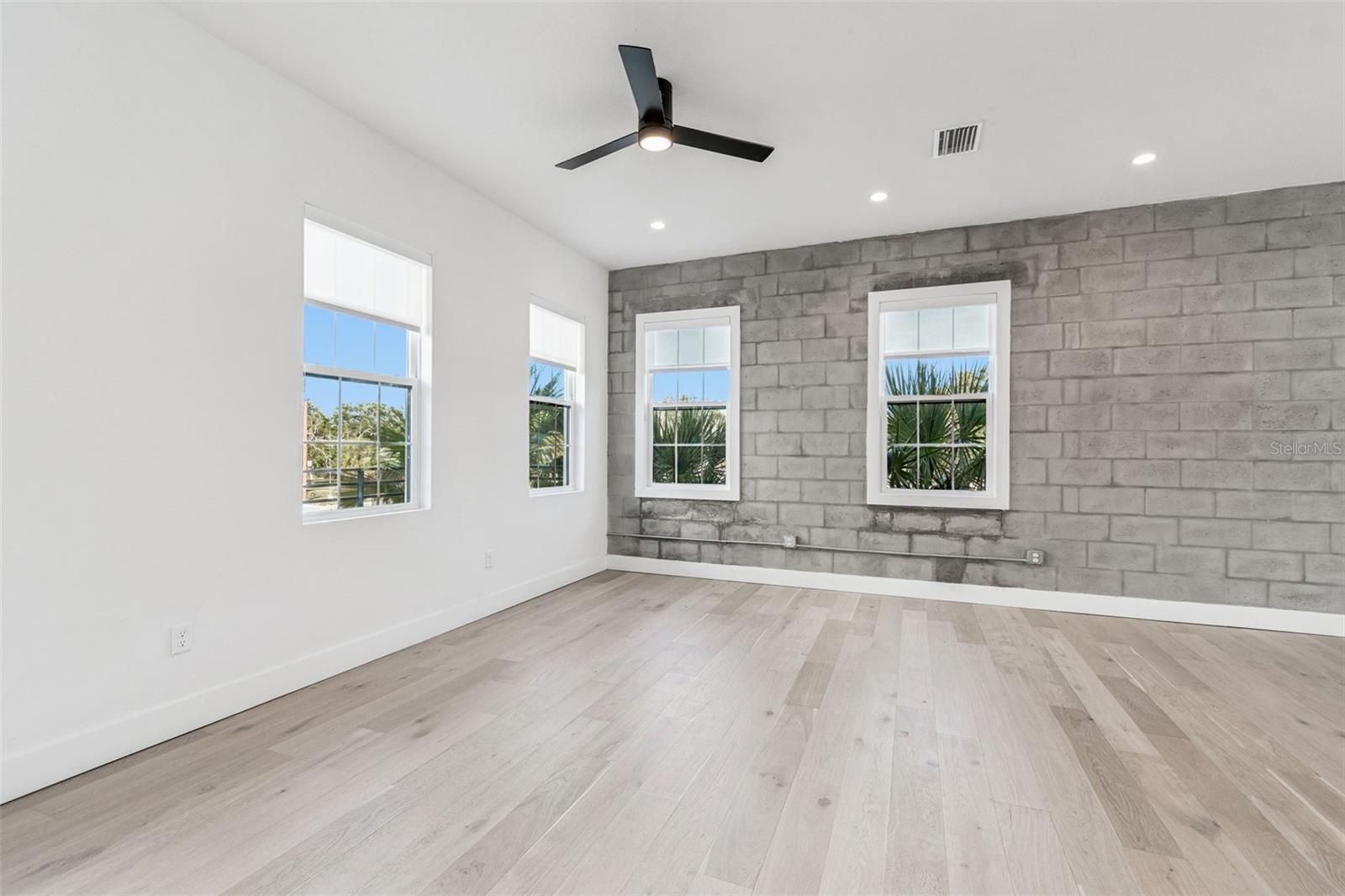 CANVAS WAD - Residential