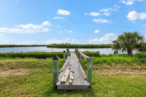 A home in PORT CHARLOTTE