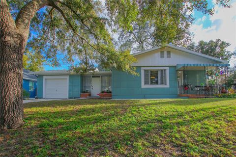 Photo of 1011 E Crenshaw Street, Tampa, FL 33604 (MLS # TB8413794)