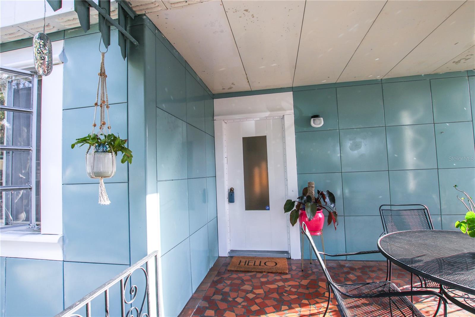 1011 E CRENSHAW STREET