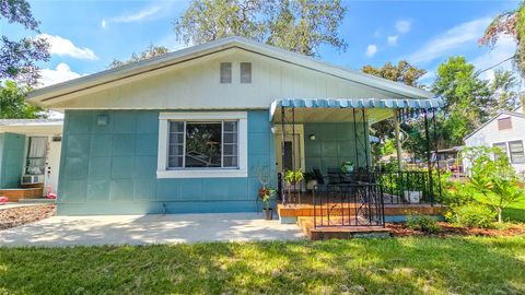 Photo of 1011 E Crenshaw Street, Tampa, FL 33604 (MLS # TB8413794)