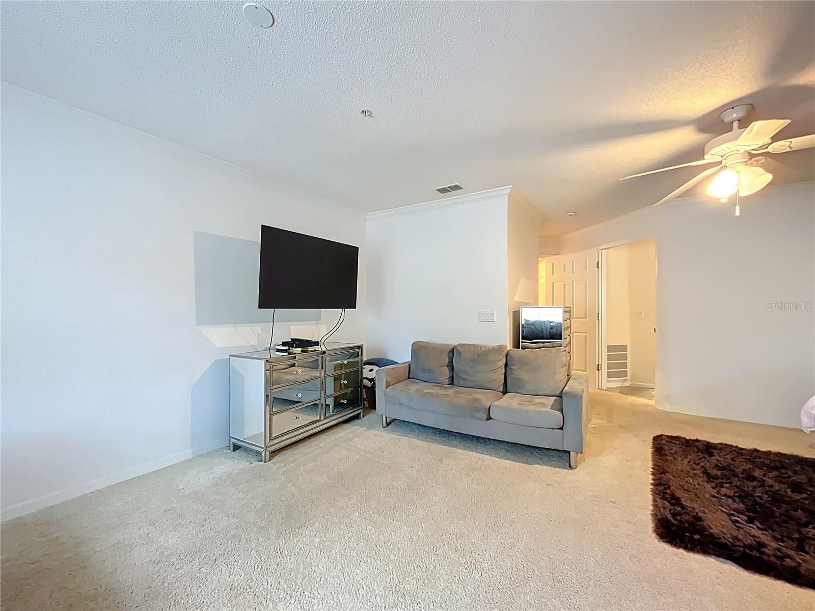 COACH HOMES AT ERROL PH 01 - Residential