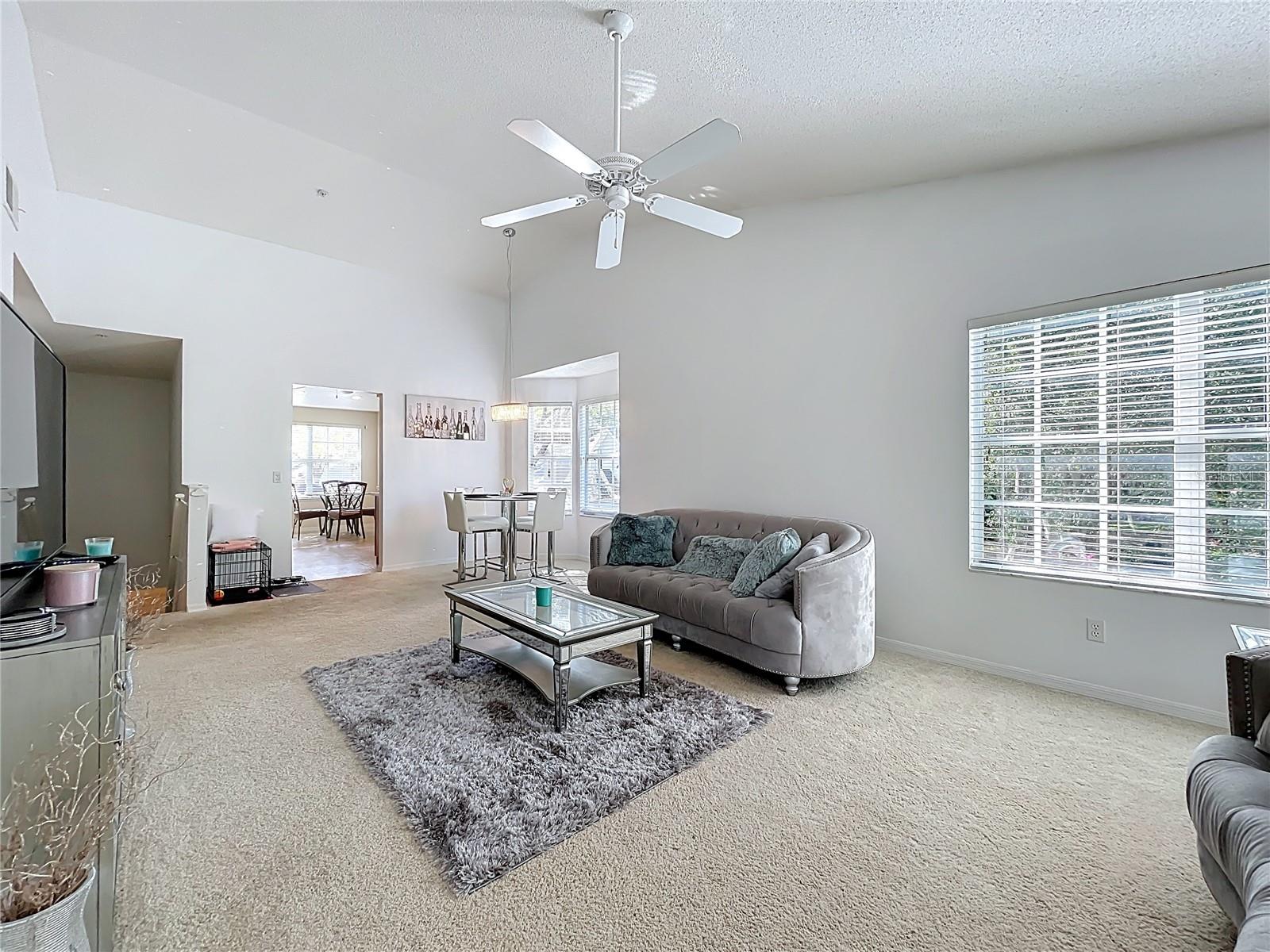 COACH HOMES AT ERROL PH 01 - Residential