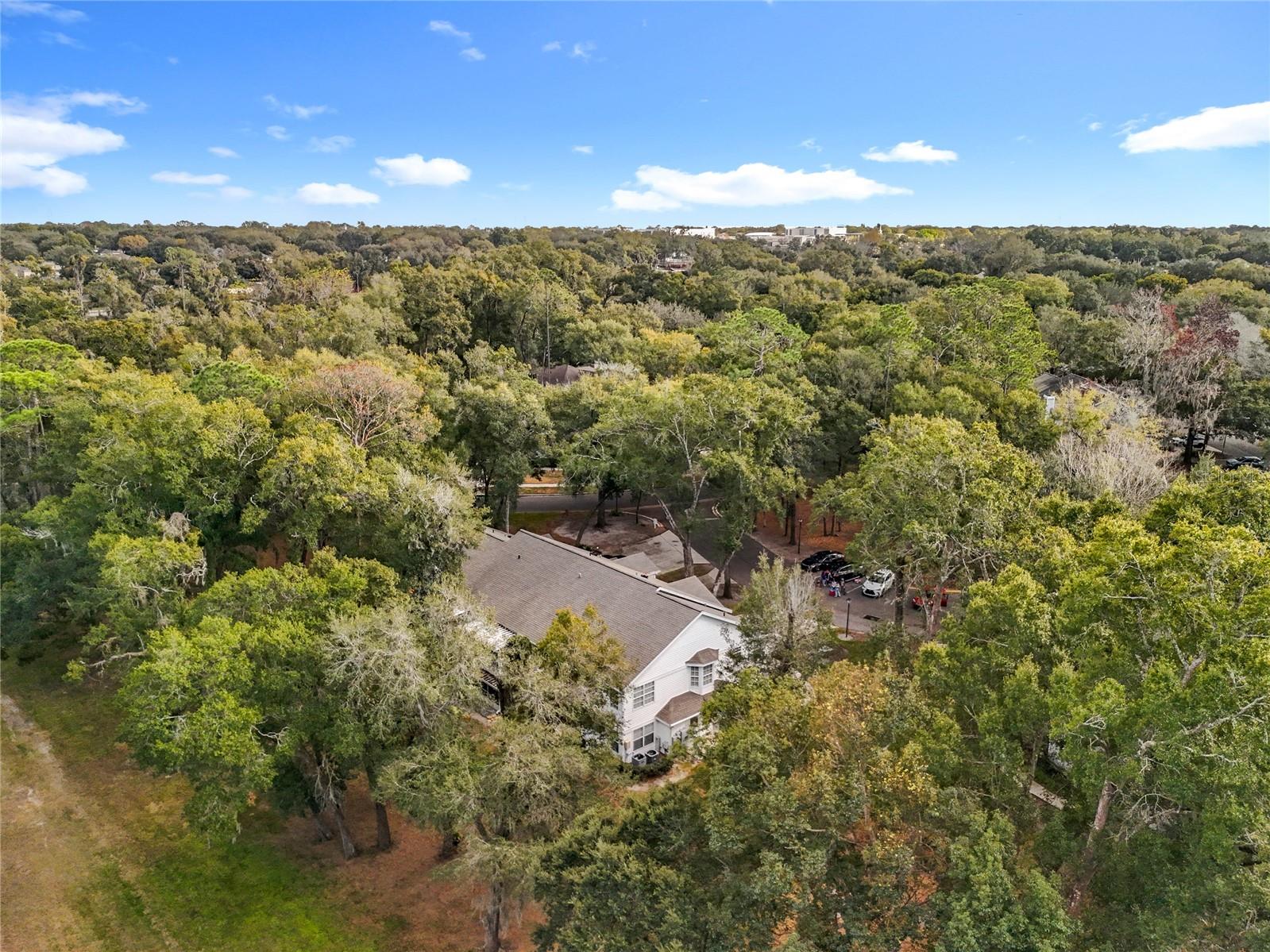 COACH HOMES AT ERROL PH 01 - Residential