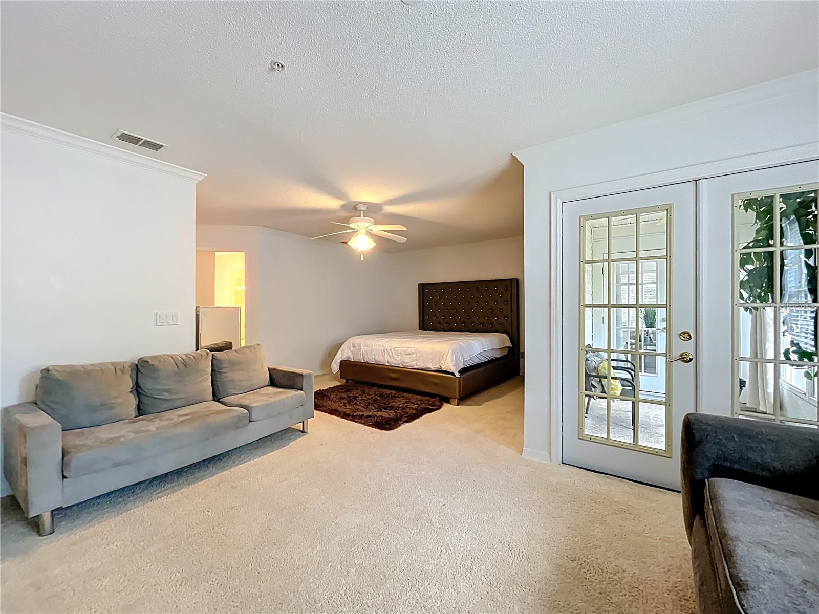 COACH HOMES AT ERROL PH 01 - Residential