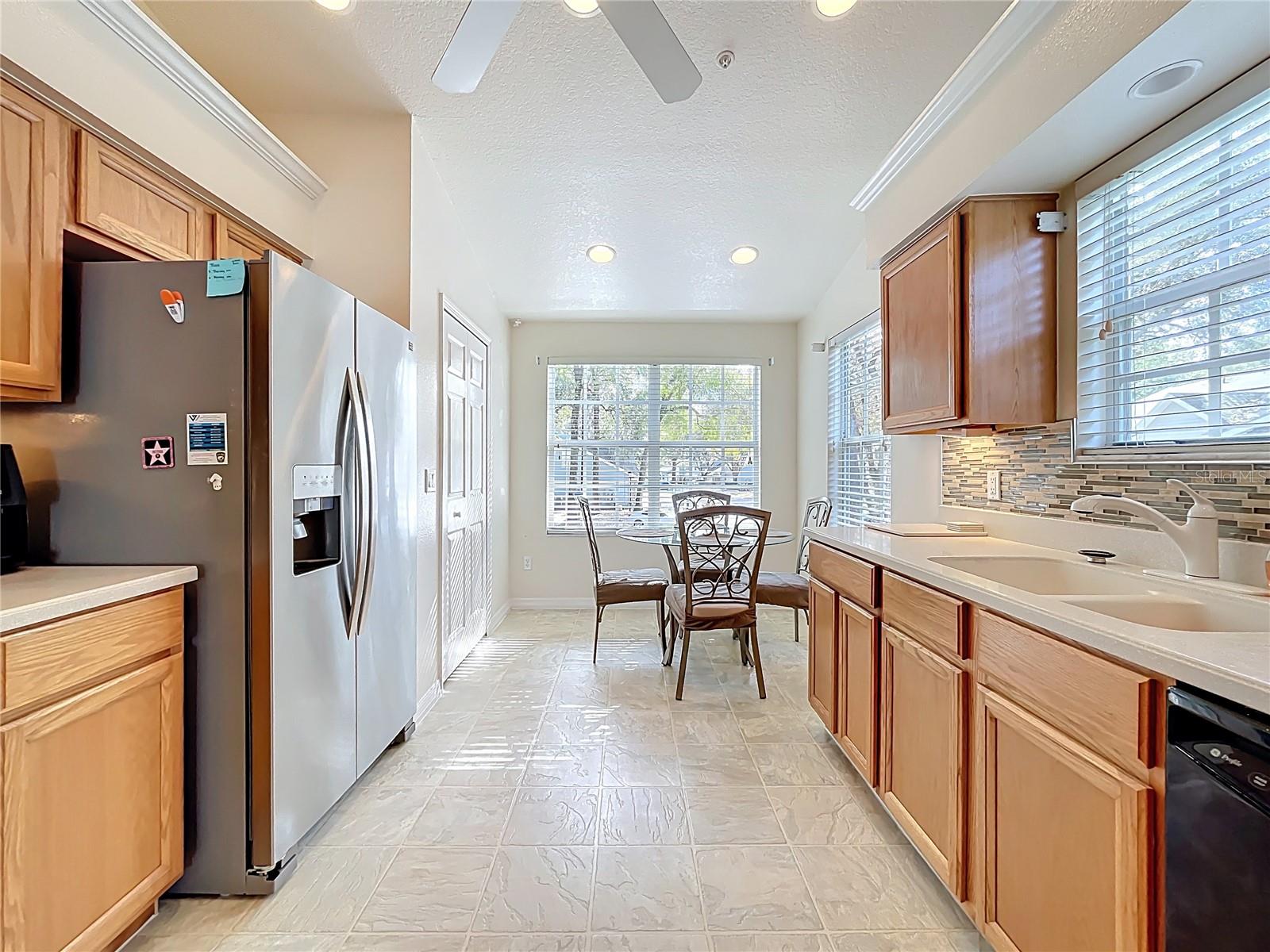 COACH HOMES AT ERROL PH 01 - Residential