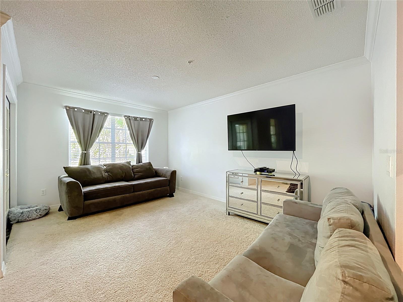 COACH HOMES AT ERROL PH 01 - Residential