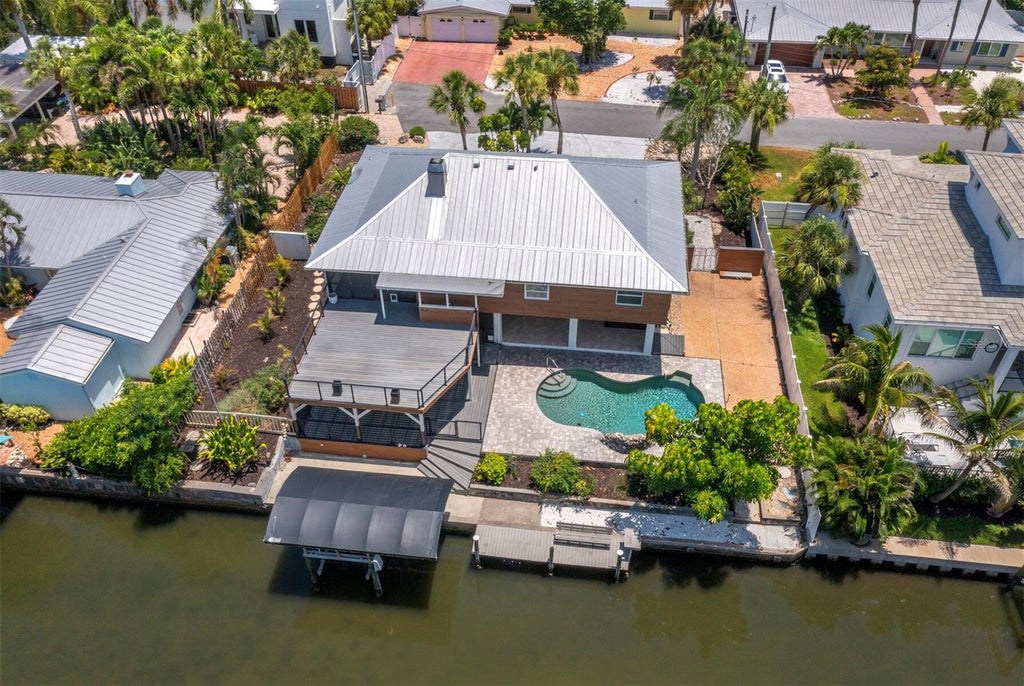 Photo of 521 Cummings Street, Sarasota, FL 34242 (MLS # A4696604)