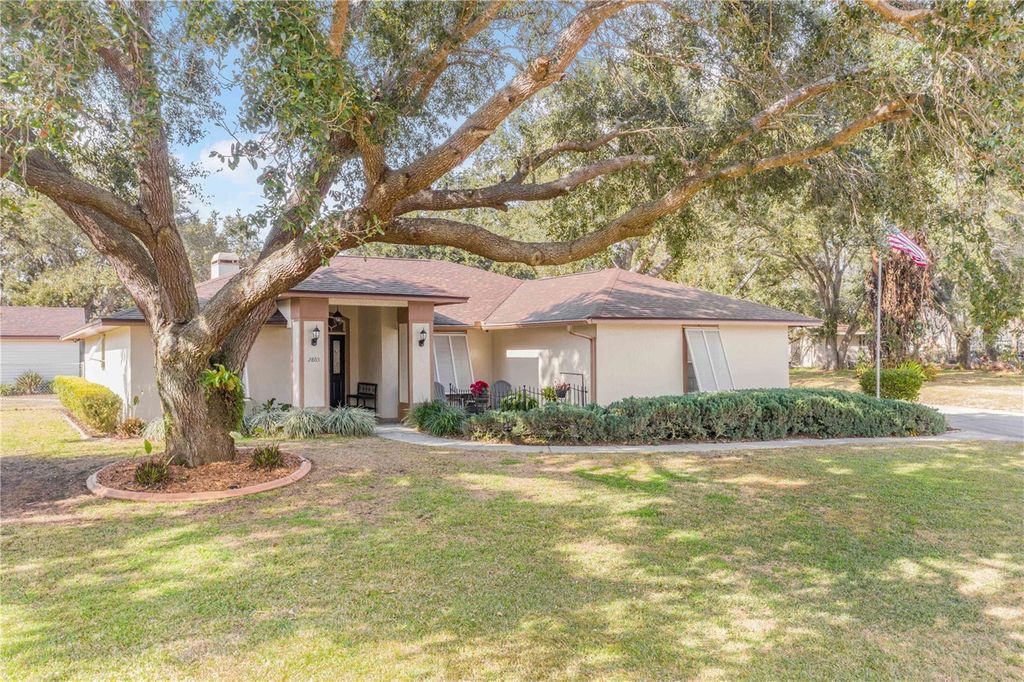 Photo of 2865 Pond View Drive, Haines City, FL 33844 (MLS # P4937806)