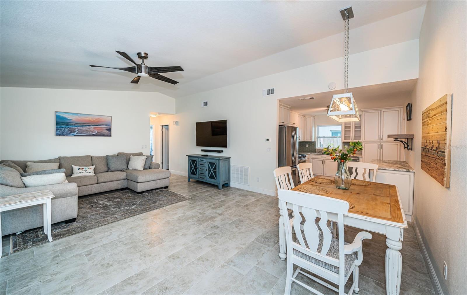 DUNEDIN ISLES COUNTRY CLUB - Residential Lease