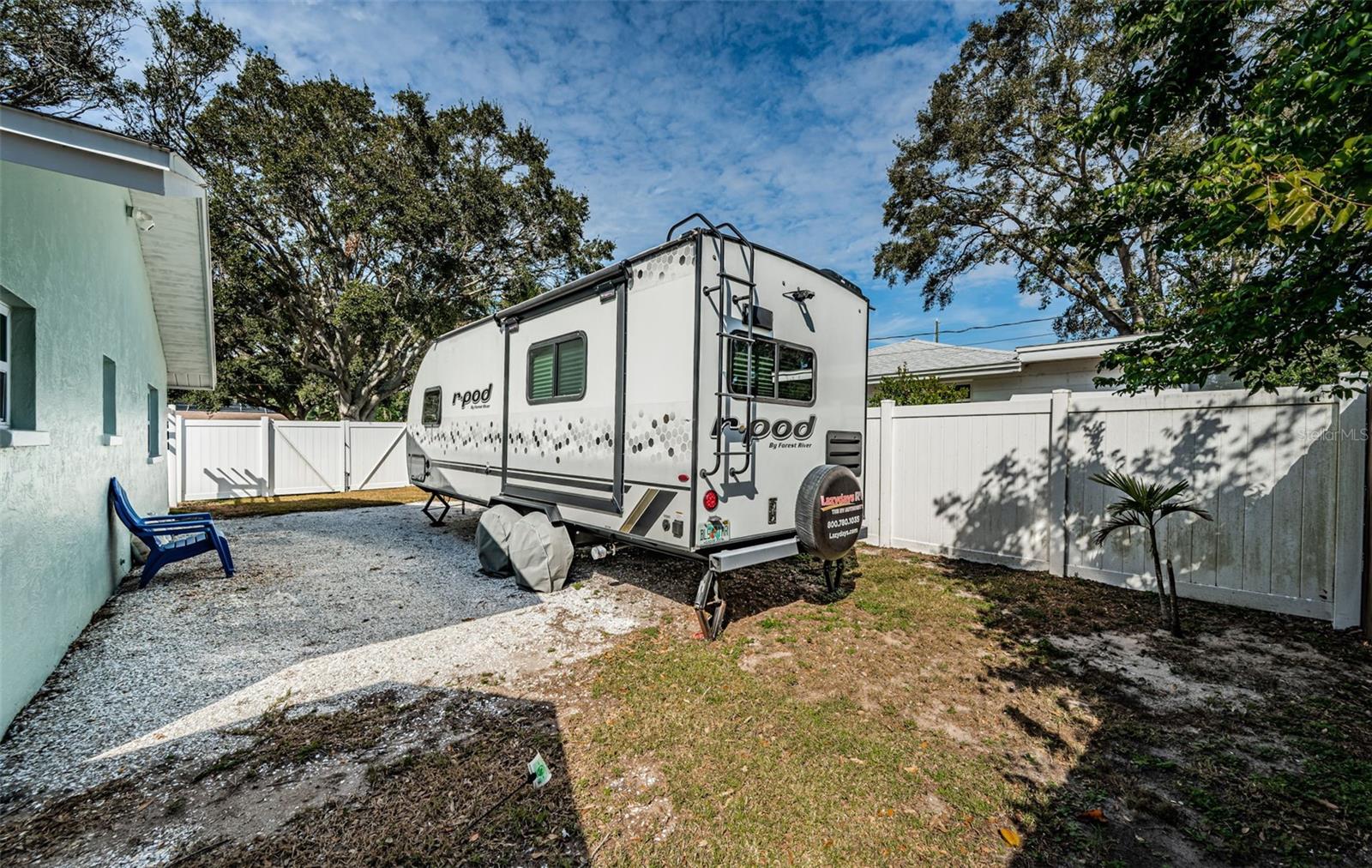 DUNEDIN ISLES COUNTRY CLUB - Residential Lease