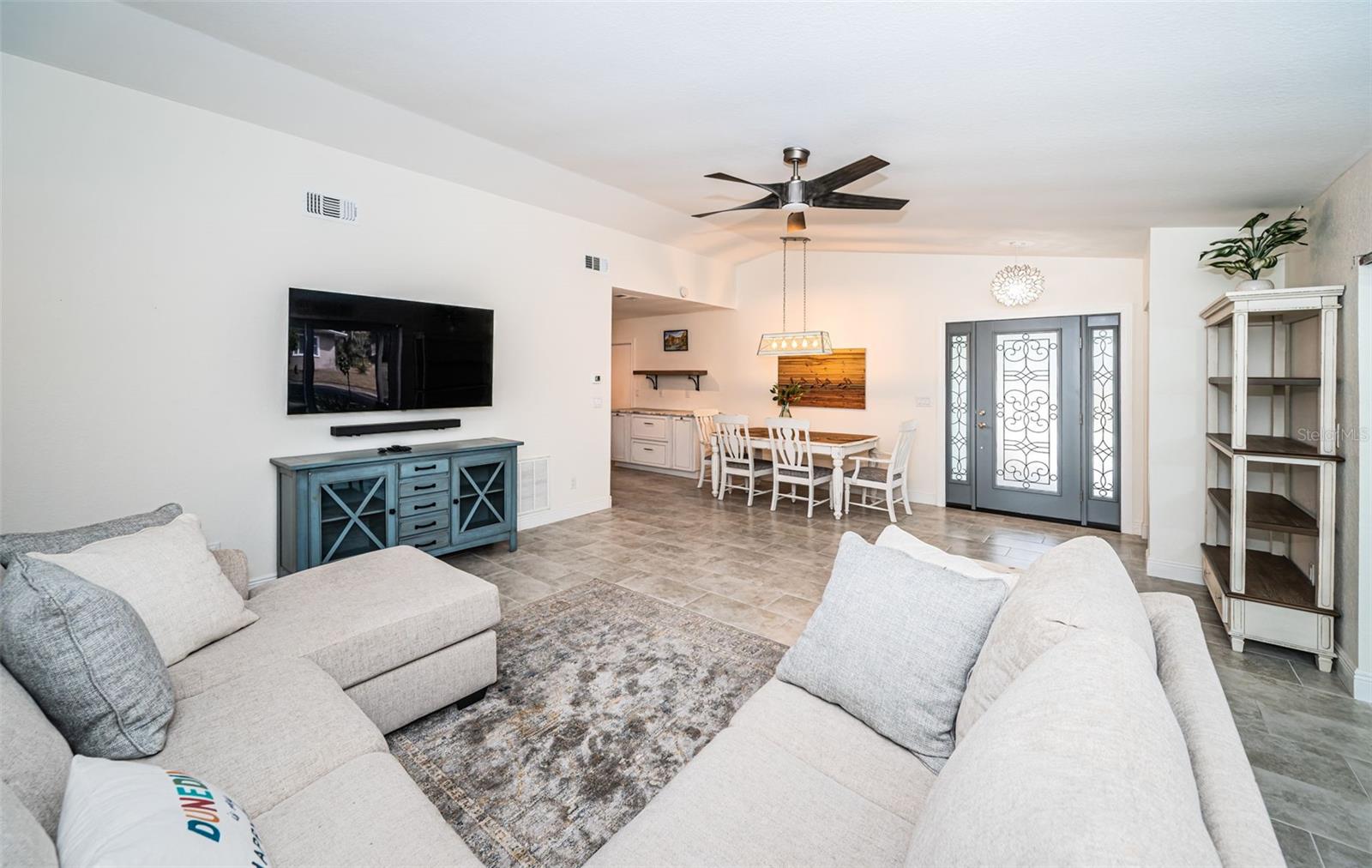 DUNEDIN ISLES COUNTRY CLUB - Residential Lease