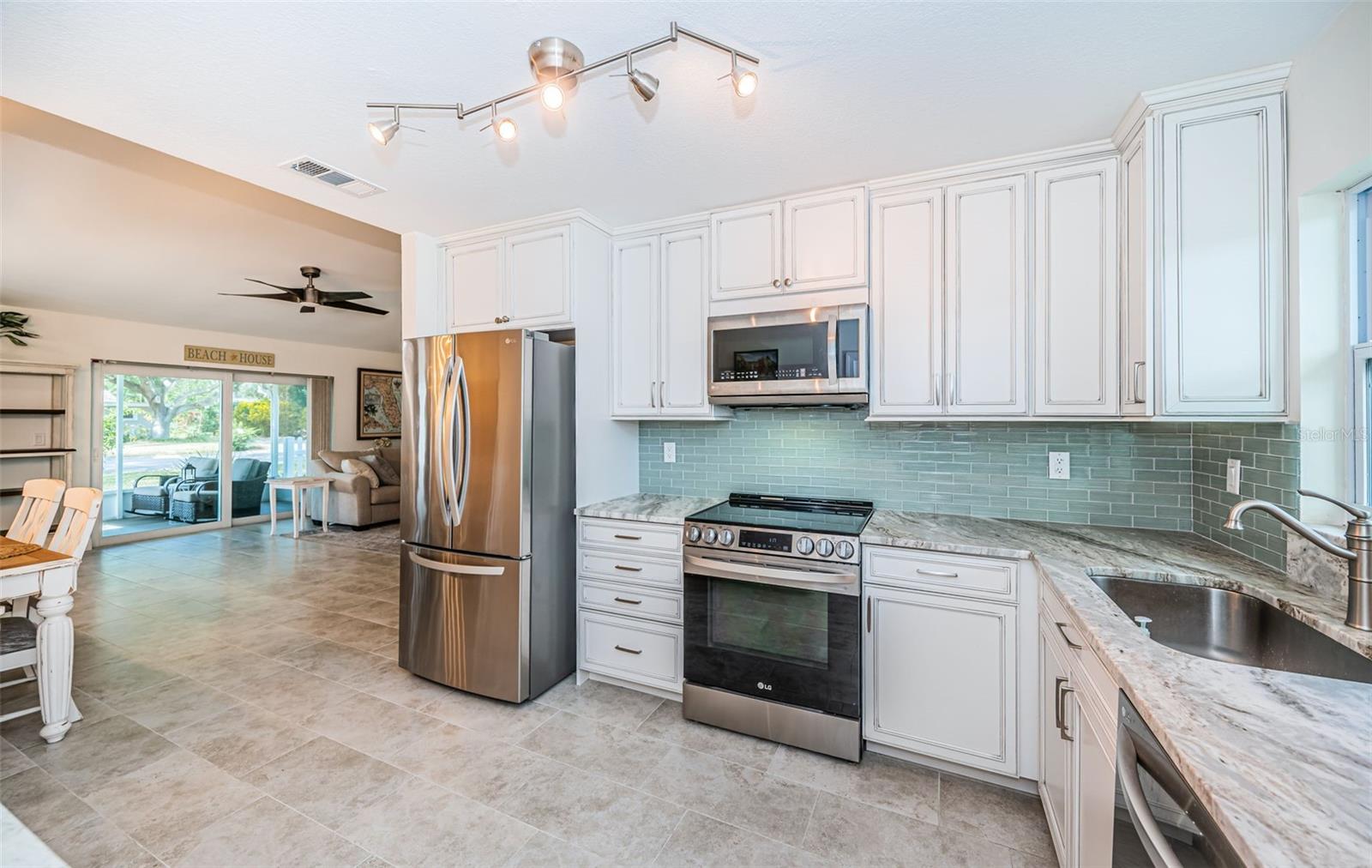 DUNEDIN ISLES COUNTRY CLUB - Residential Lease