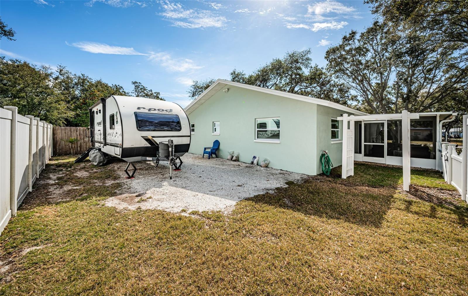 DUNEDIN ISLES COUNTRY CLUB - Residential Lease