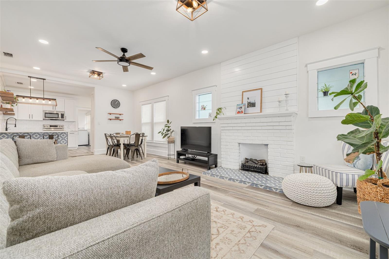 MEADOWBROOK - Residential