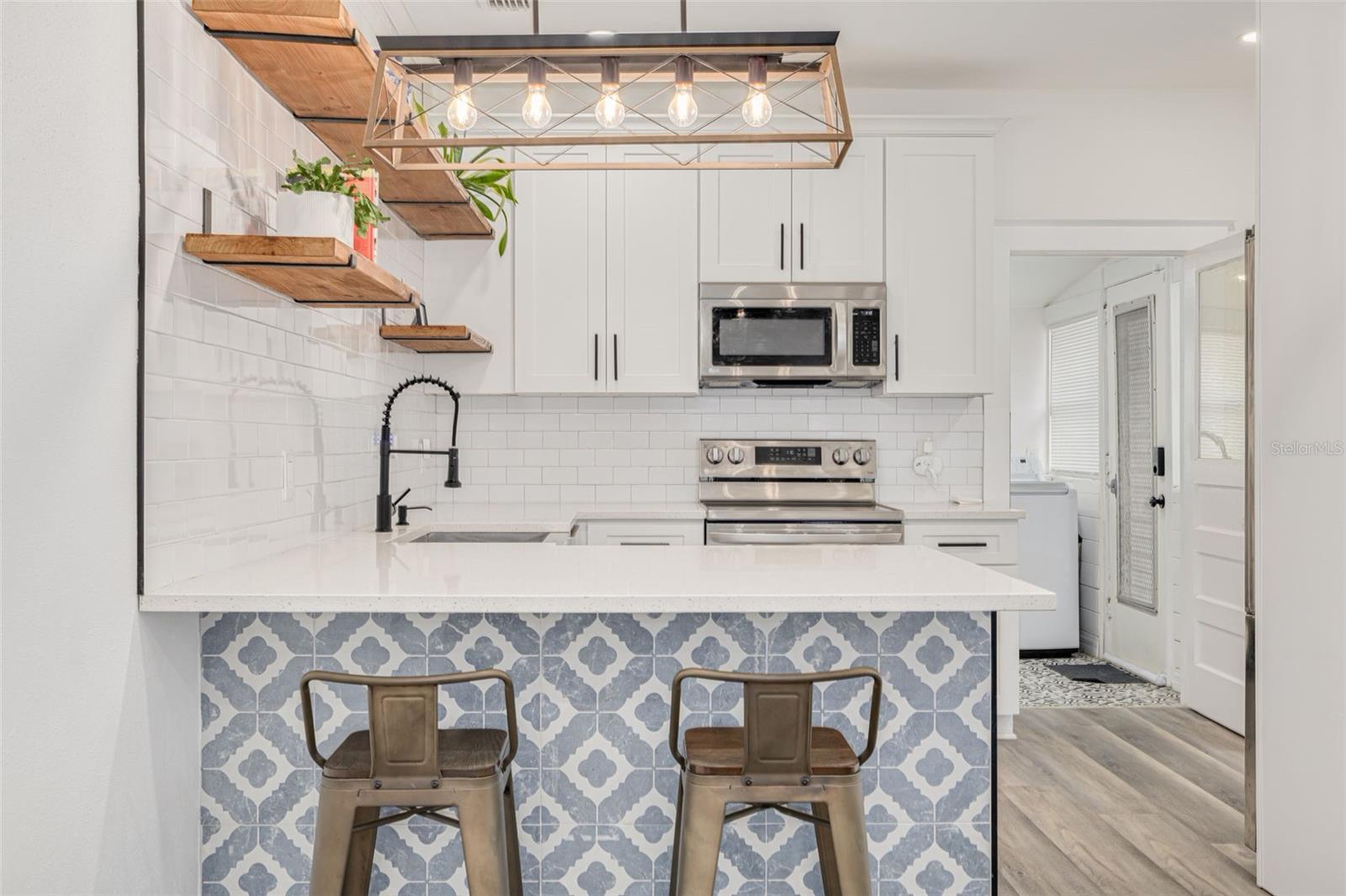 MEADOWBROOK - Residential