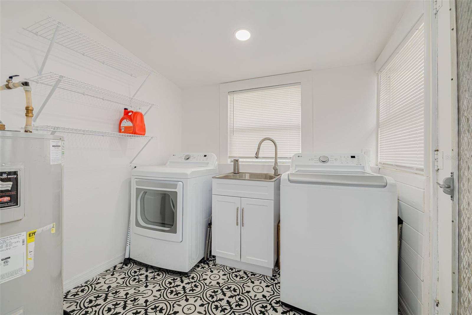 MEADOWBROOK - Residential