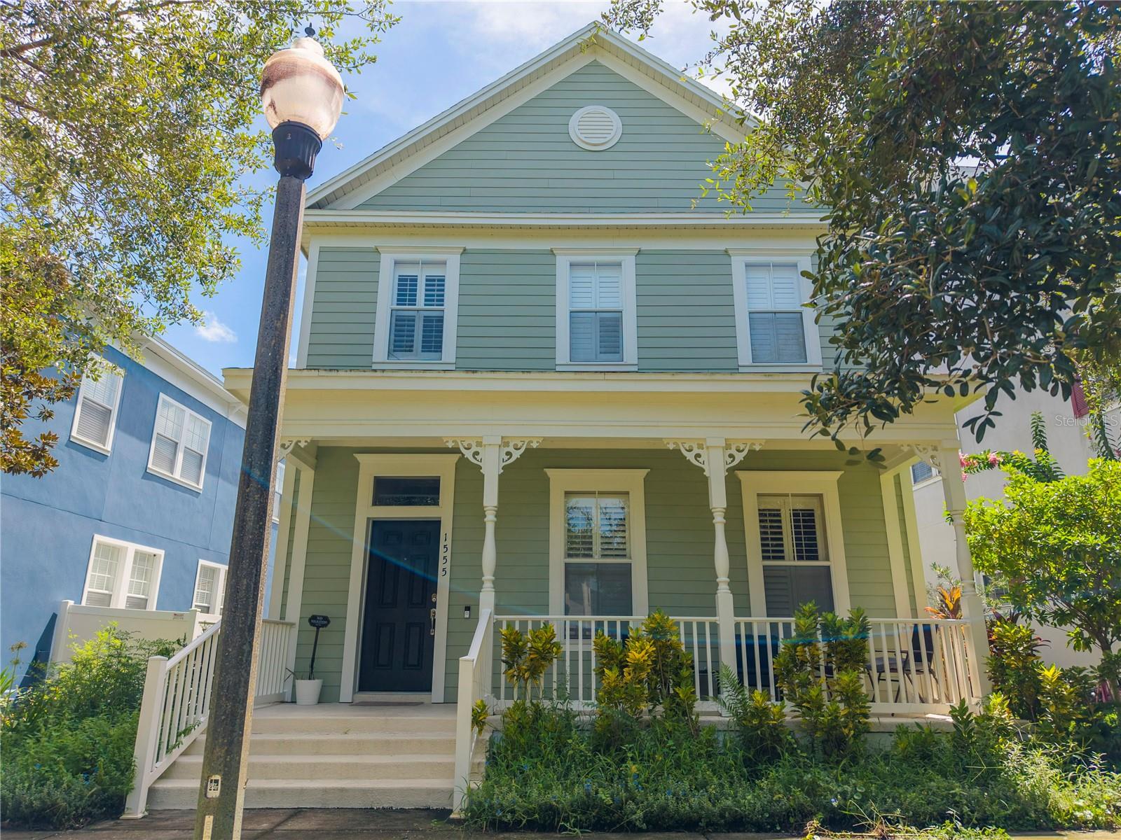 1555 HANKS AVENUE