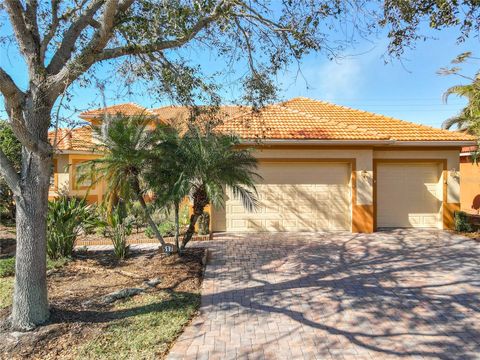 Photo of 517 Milano Road, Poinciana, FL 34759 (MLS # S5099608)