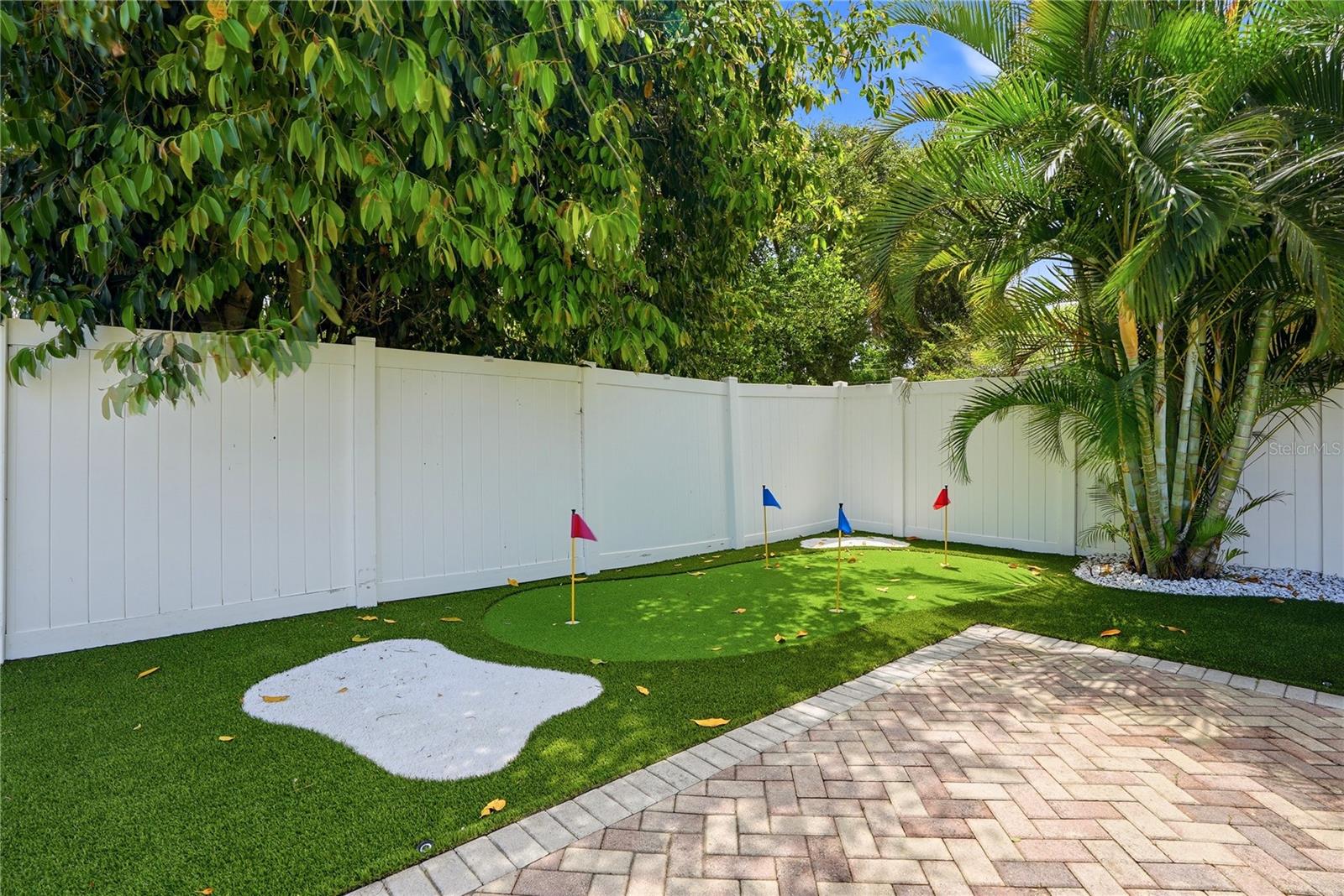 BAY BREEZE - Residential