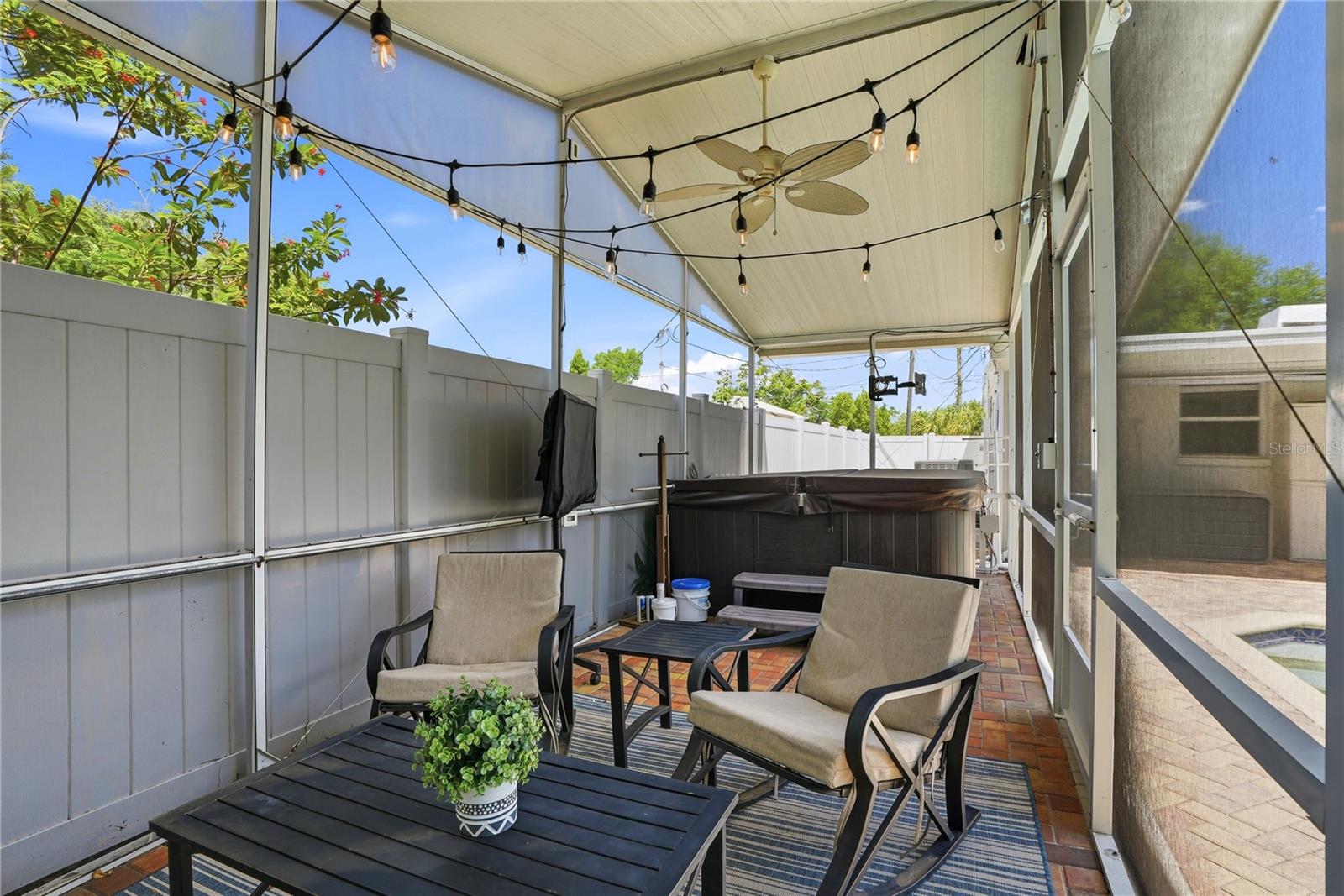 BAY BREEZE - Residential