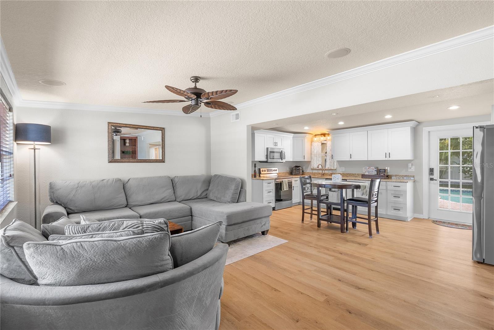 BAY BREEZE - Residential