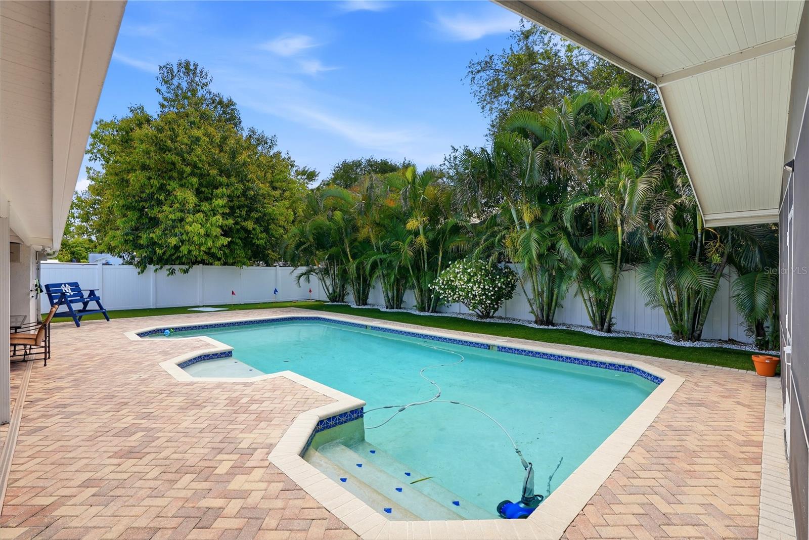 BAY BREEZE - Residential