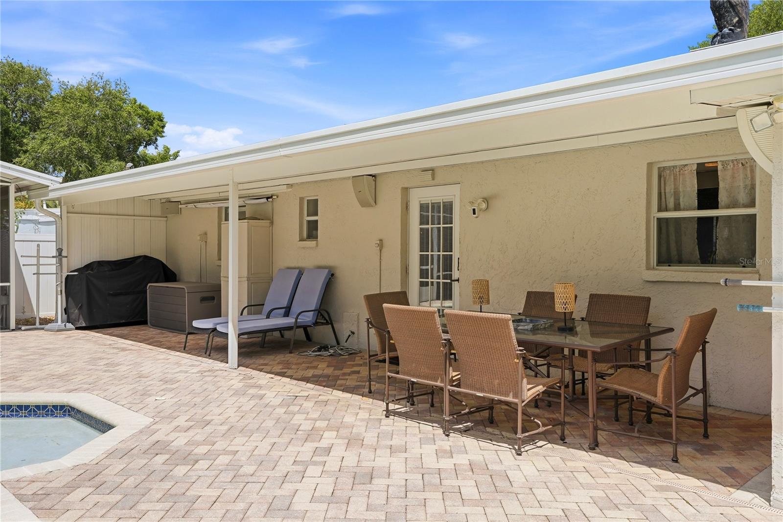 BAY BREEZE - Residential