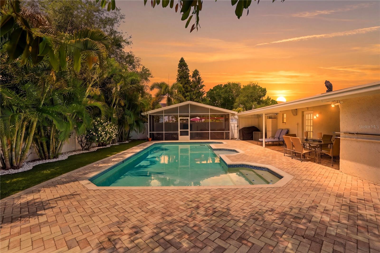 BAY BREEZE - Residential