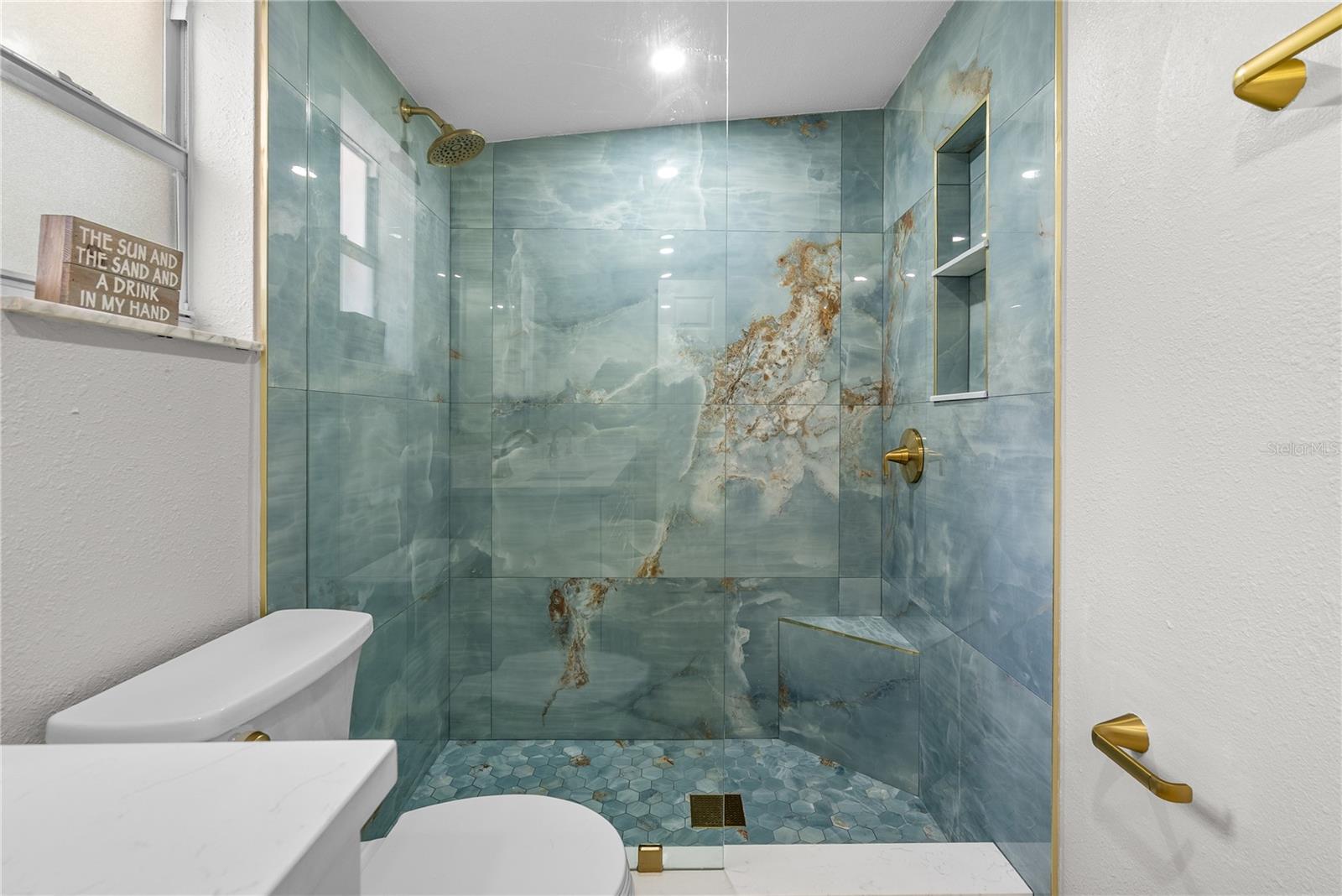 BAY BREEZE - Residential