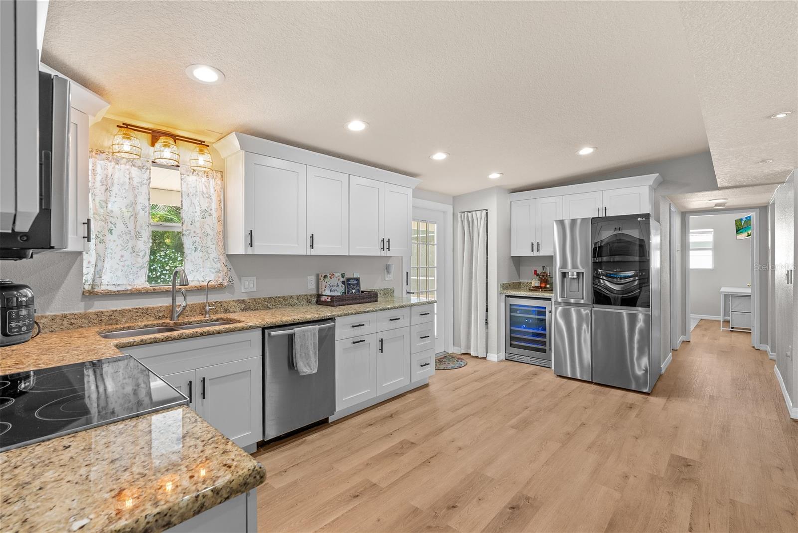 BAY BREEZE - Residential