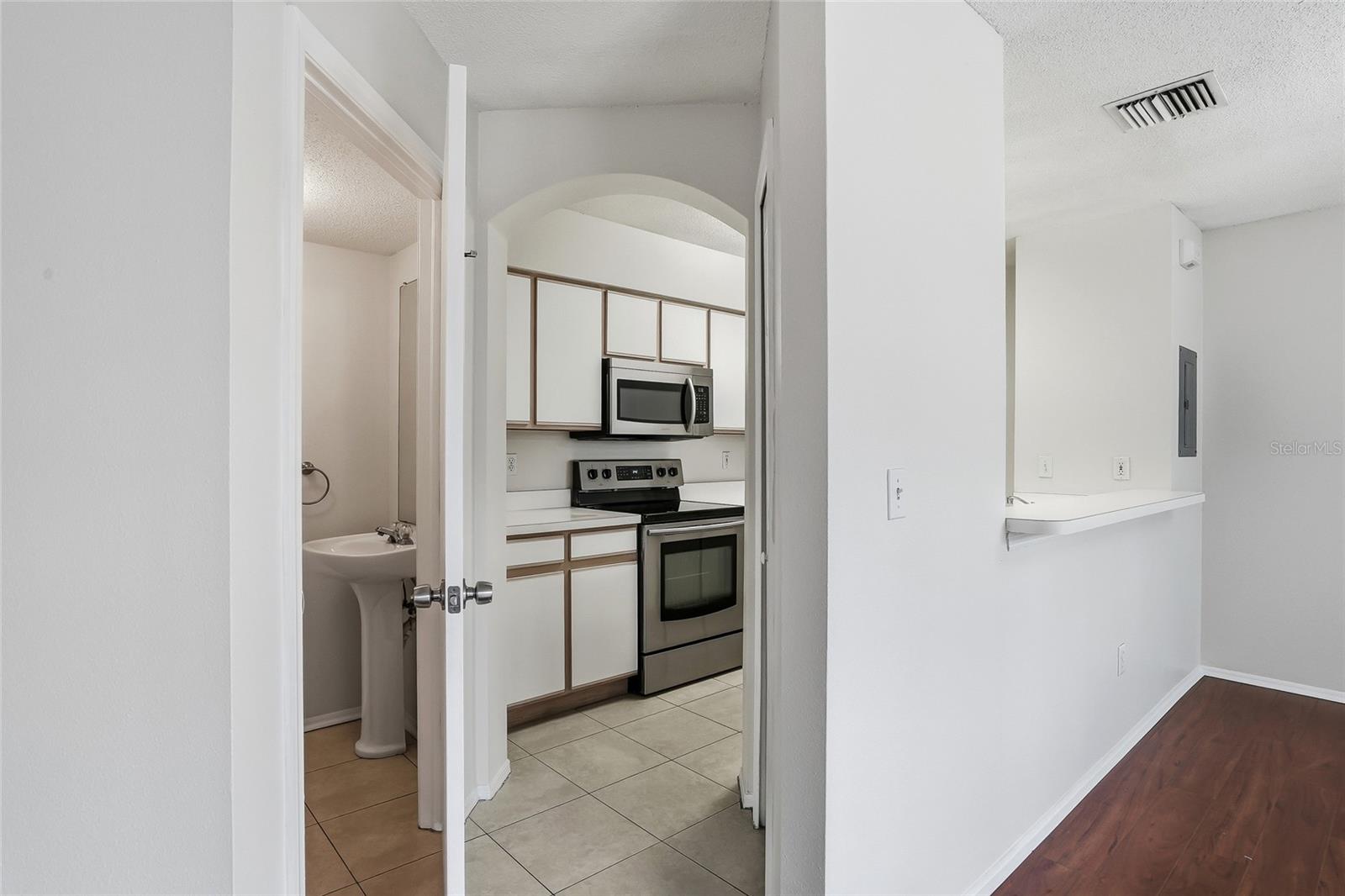 PROVIDENCE TWNHMS PH 3 - Residential Lease