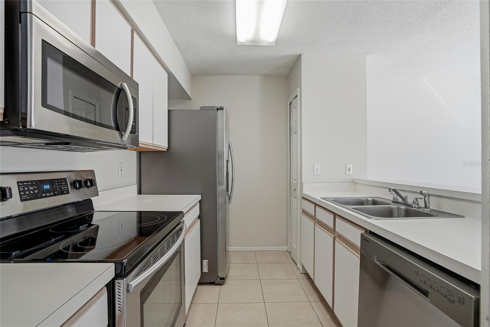 PROVIDENCE TWNHMS PH 3 - Residential Lease