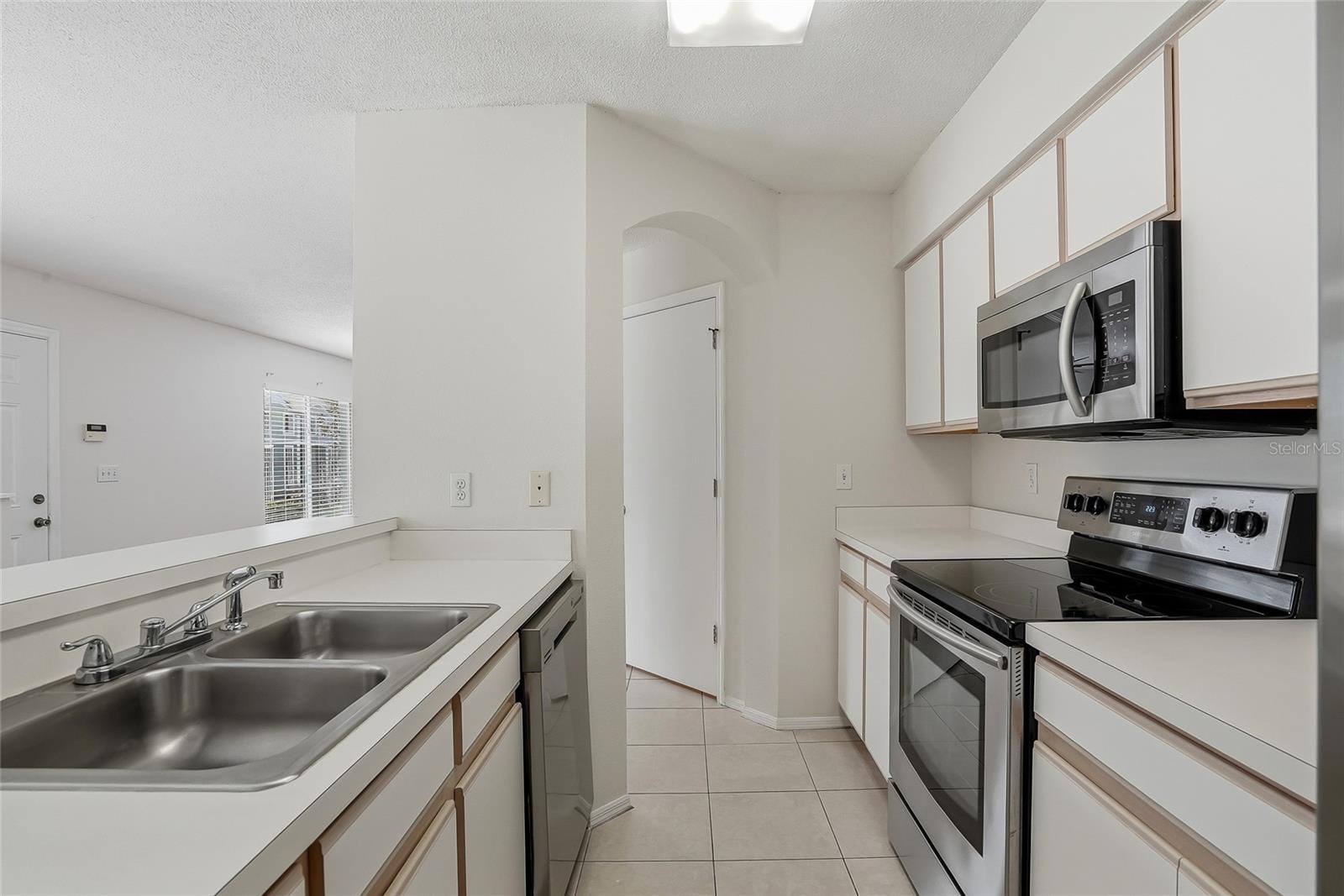 PROVIDENCE TWNHMS PH 3 - Residential Lease