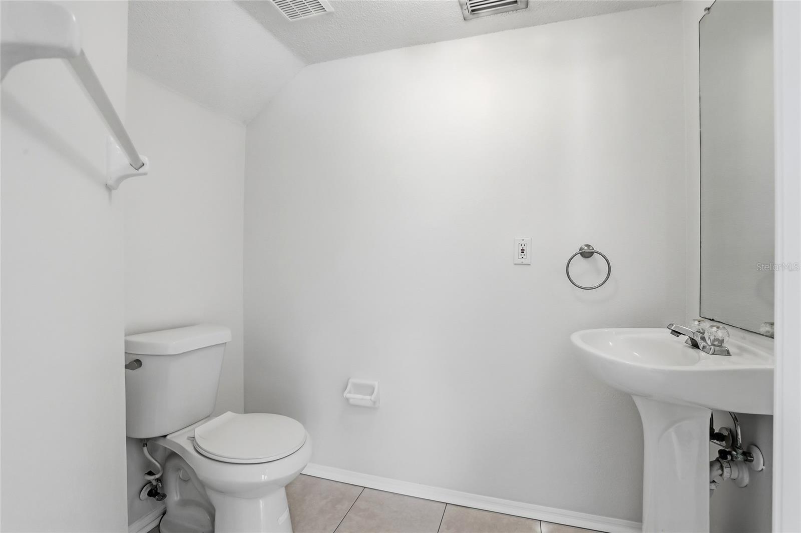 PROVIDENCE TWNHMS PH 3 - Residential Lease