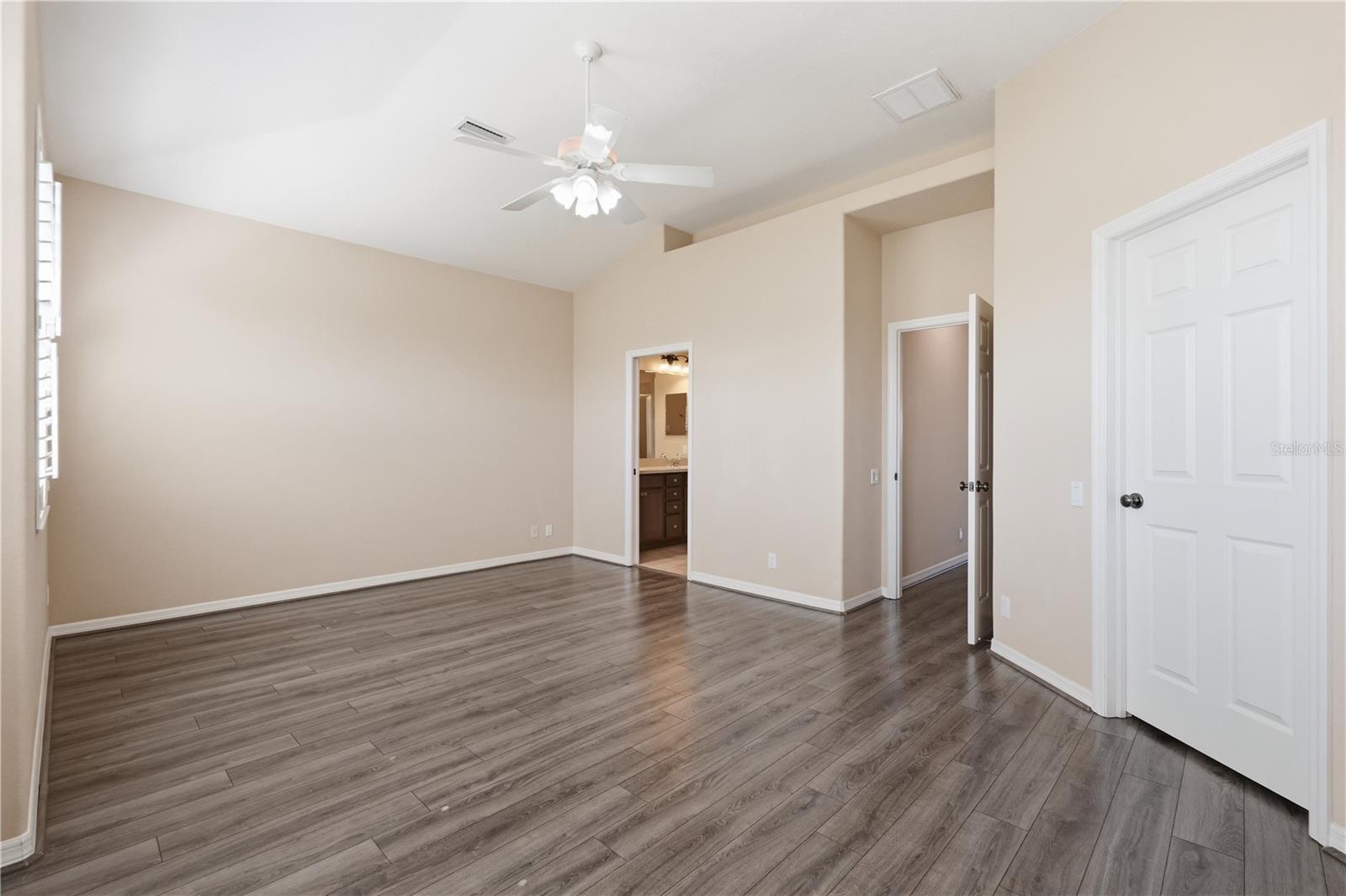 HIDDEN BAYOU TWNHMS - Residential