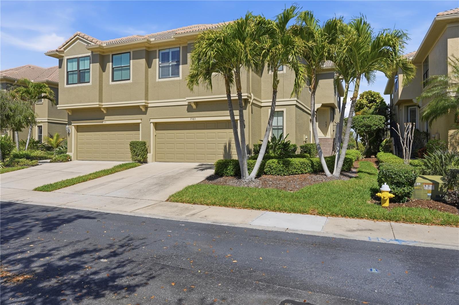 HIDDEN BAYOU TWNHMS - Residential