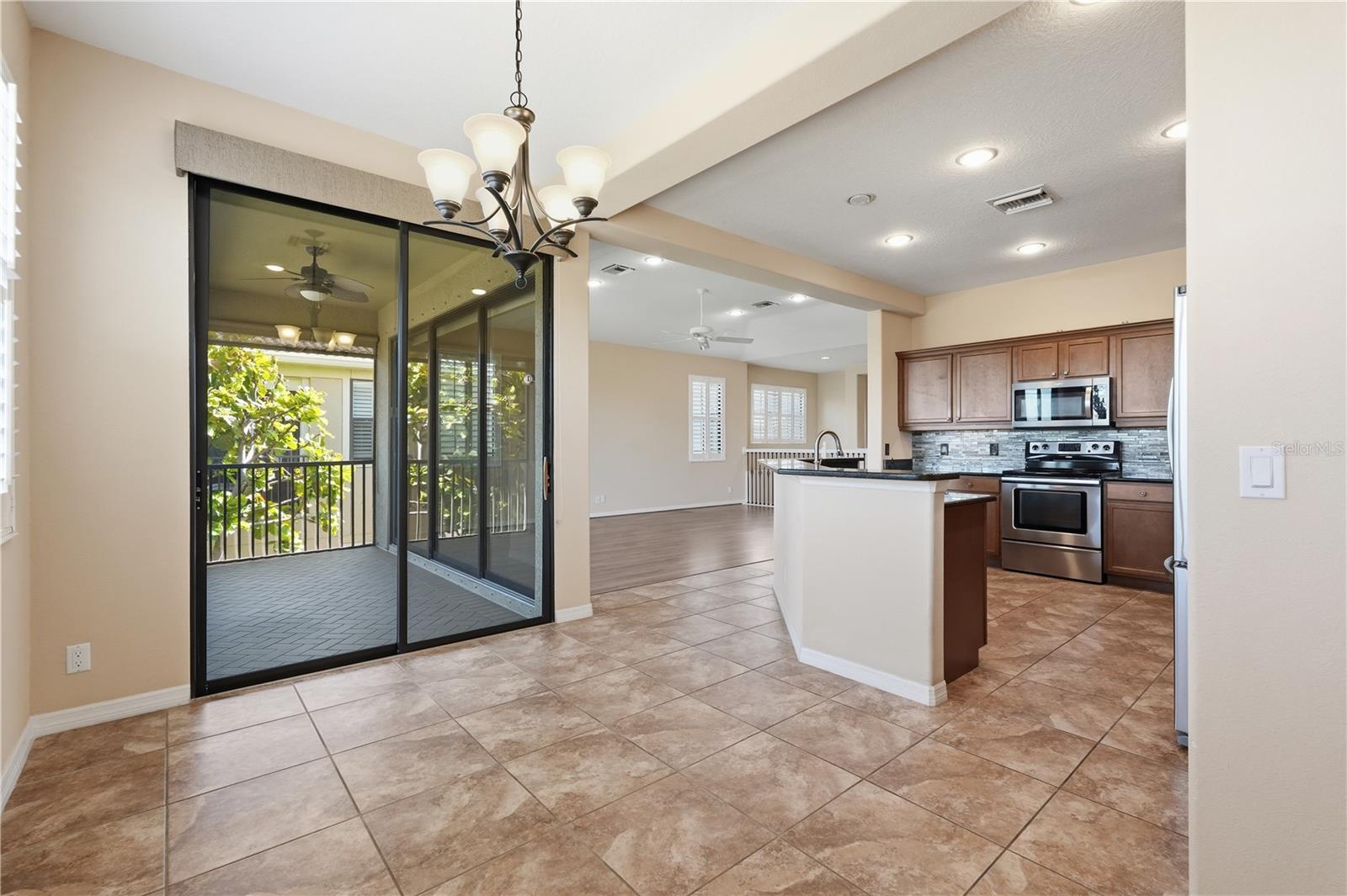 HIDDEN BAYOU TWNHMS - Residential