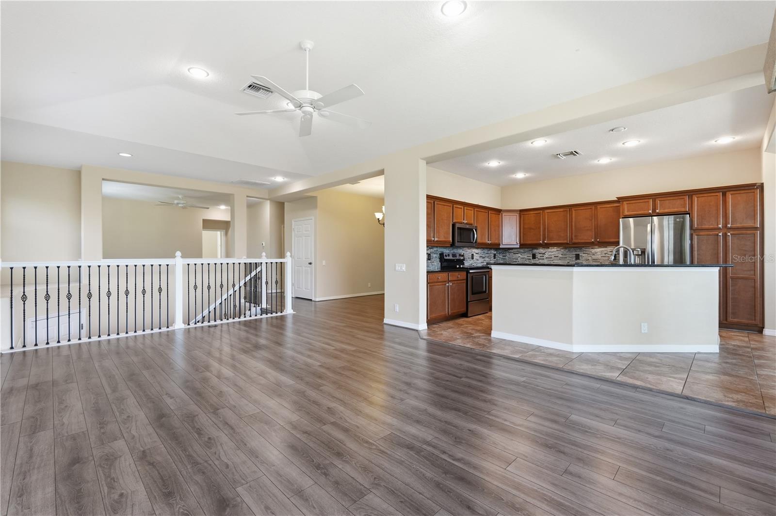 HIDDEN BAYOU TWNHMS - Residential