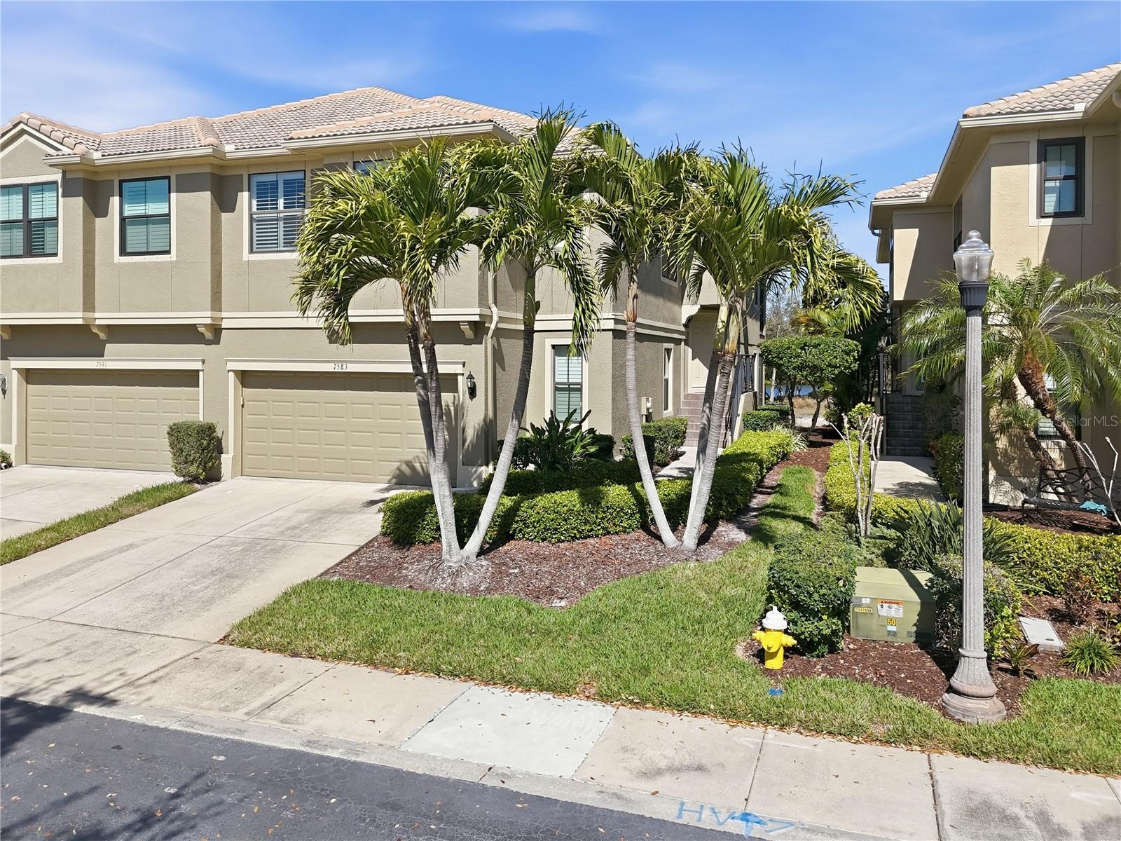 HIDDEN BAYOU TWNHMS - Residential