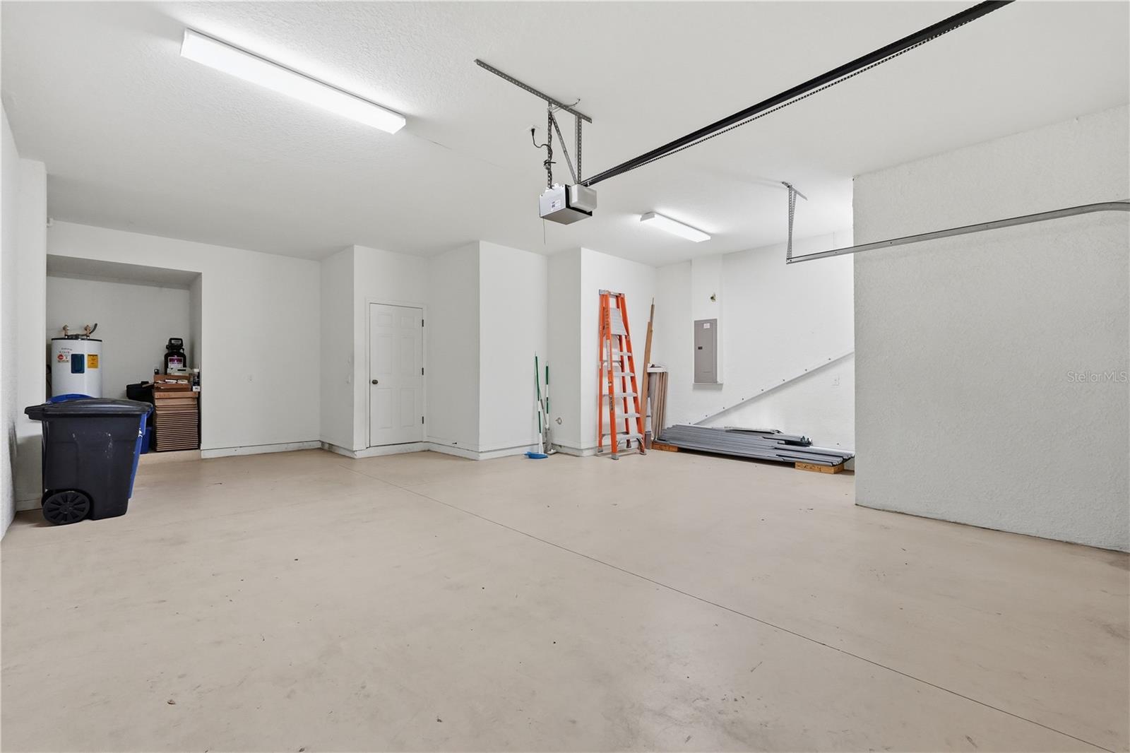 HIDDEN BAYOU TWNHMS - Residential