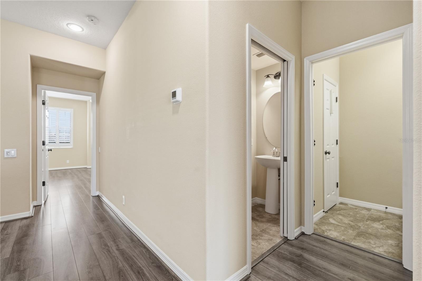 HIDDEN BAYOU TWNHMS - Residential